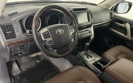 Toyota Land Cruiser 200, 2011 год, 3 197 000 рублей, 14 фотография