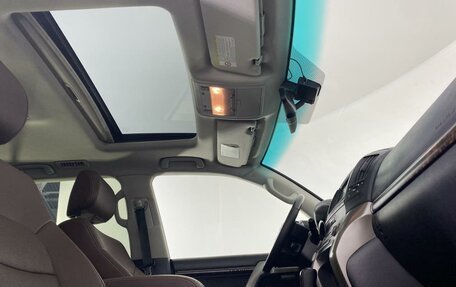 Toyota Land Cruiser 200, 2011 год, 3 197 000 рублей, 19 фотография