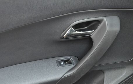 Volkswagen Polo VI (EU Market), 2015 год, 930 000 рублей, 18 фотография