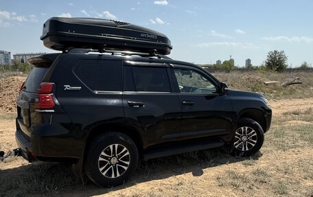 Toyota Land Cruiser Prado 150 рестайлинг 2, 2022 год, 5 900 000 рублей, 4 фотография