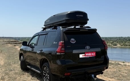 Toyota Land Cruiser Prado 150 рестайлинг 2, 2022 год, 5 900 000 рублей, 2 фотография