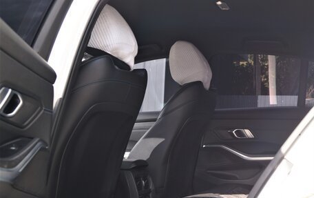 BMW 3 серия, 2019 год, 2 650 000 рублей, 27 фотография