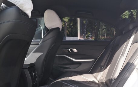 BMW 3 серия, 2019 год, 2 650 000 рублей, 28 фотография