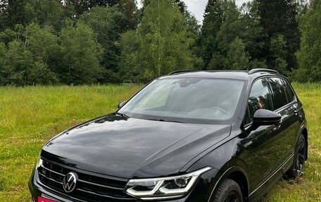 Volkswagen Tiguan II, 2021 год, 3 850 000 рублей, 2 фотография