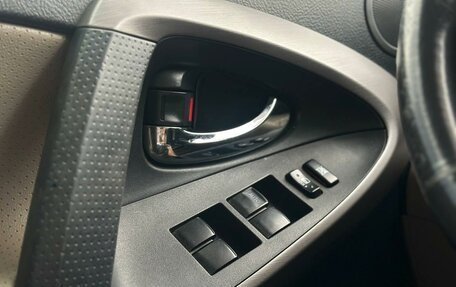 Toyota RAV4, 2006 год, 1 200 000 рублей, 21 фотография