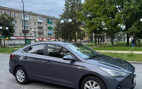 Hyundai Solaris II рестайлинг, 2021 год, 1 800 000 рублей, 25 фотография