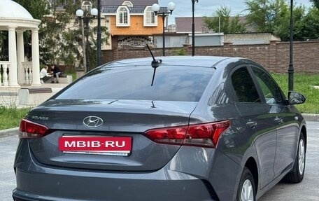 Hyundai Solaris II рестайлинг, 2021 год, 1 800 000 рублей, 15 фотография
