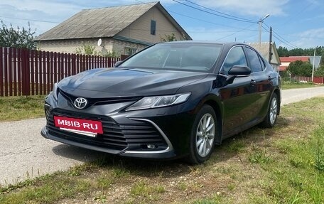 Toyota Camry, 2021 год, 3 500 000 рублей, 2 фотография