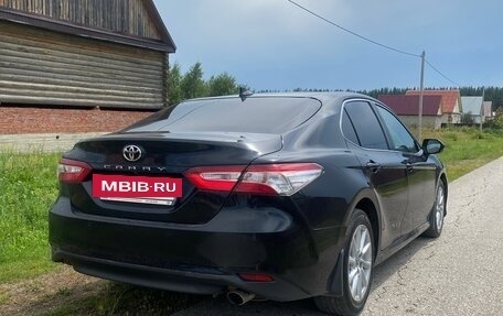 Toyota Camry, 2021 год, 3 500 000 рублей, 4 фотография