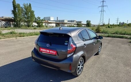 Toyota Aqua I, 2018 год, 1 250 000 рублей, 2 фотография
