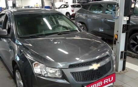 Chevrolet Cruze II, 2010 год, 699 000 рублей, 2 фотография