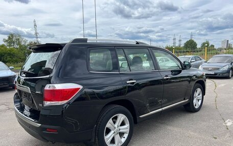 Toyota Highlander III, 2013 год, 1 999 000 рублей, 2 фотография