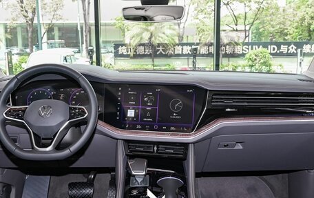 Volkswagen Touareg III, 2024 год, 8 140 000 рублей, 15 фотография