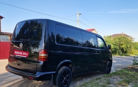 Volkswagen Caravelle T5, 2007 год, 1 790 000 рублей, 3 фотография