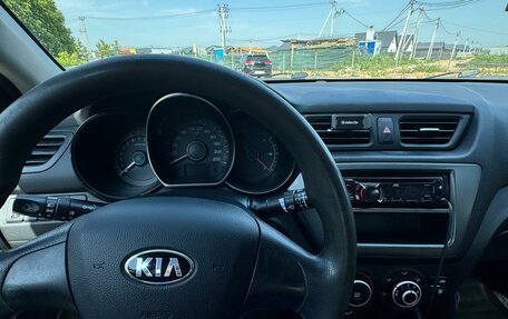 KIA Rio III рестайлинг, 2013 год, 800 000 рублей, 4 фотография