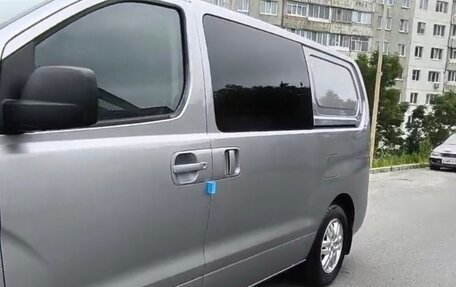 Hyundai Grand Starex Grand Starex I рестайлинг 2, 2020 год, 1 990 000 рублей, 2 фотография