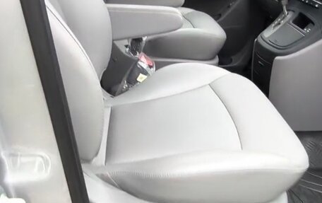 Hyundai Grand Starex Grand Starex I рестайлинг 2, 2020 год, 1 990 000 рублей, 16 фотография