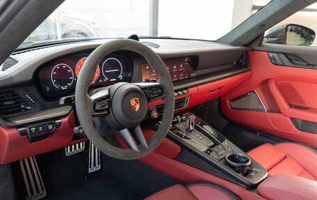 Porsche 911, 2025 год, 30 900 000 рублей, 14 фотография