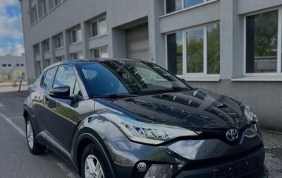 Toyota C-HR I рестайлинг, 2022 год, 2 240 000 рублей, 1 фотография