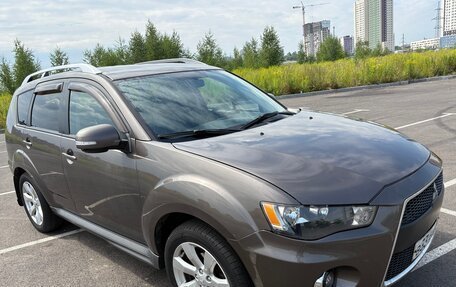 Mitsubishi Outlander III рестайлинг 3, 2010 год, 930 000 рублей, 3 фотография