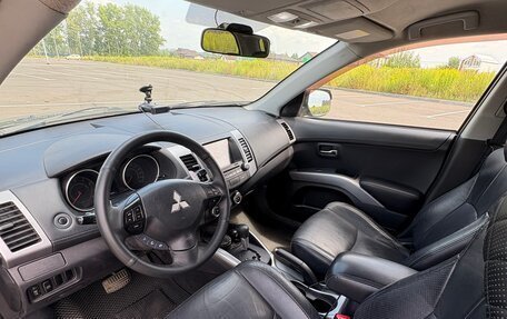 Mitsubishi Outlander III рестайлинг 3, 2010 год, 930 000 рублей, 9 фотография