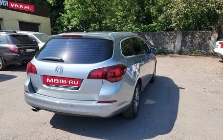 Opel Astra J, 2013 год, 700 000 рублей, 6 фотография