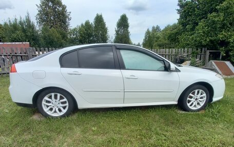 Renault Laguna III рестайлинг, 2010 год, 650 000 рублей, 3 фотография