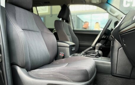 Toyota Land Cruiser Prado 150 рестайлинг 2, 2019 год, 4 550 000 рублей, 21 фотография