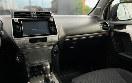 Toyota Land Cruiser Prado 150 рестайлинг 2, 2019 год, 4 550 000 рублей, 32 фотография