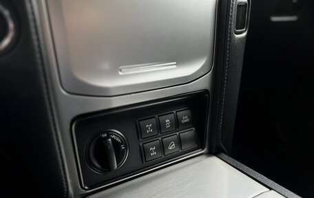 Toyota Land Cruiser Prado 150 рестайлинг 2, 2019 год, 4 550 000 рублей, 38 фотография