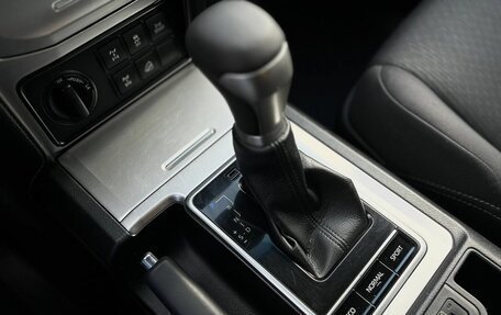 Toyota Land Cruiser Prado 150 рестайлинг 2, 2019 год, 4 550 000 рублей, 36 фотография