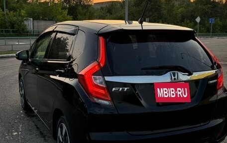 Honda Fit III, 2019 год, 1 380 000 рублей, 2 фотография