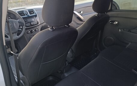 Renault Logan II, 2016 год, 690 000 рублей, 16 фотография
