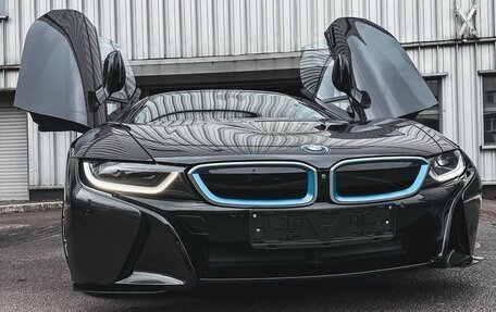 BMW i8 I рестайлинг, 2018 год, 9 000 000 рублей, 2 фотография