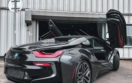 BMW i8 I рестайлинг, 2018 год, 9 000 000 рублей, 3 фотография