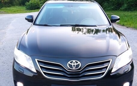 Toyota Camry, 2011 год, 1 370 000 рублей, 3 фотография