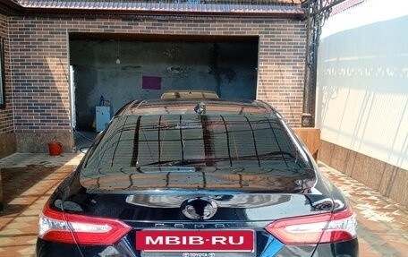 Toyota Camry, 2019 год, 1 600 000 рублей, 2 фотография