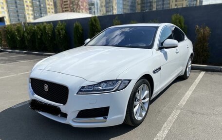 Jaguar XF II, 2018 год, 2 170 000 рублей, 3 фотография
