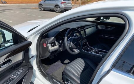 Jaguar XF II, 2018 год, 2 170 000 рублей, 9 фотография