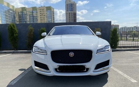 Jaguar XF II, 2018 год, 2 170 000 рублей, 2 фотография