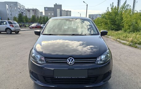 Volkswagen Polo VI (EU Market), 2011 год, 650 000 рублей, 2 фотография