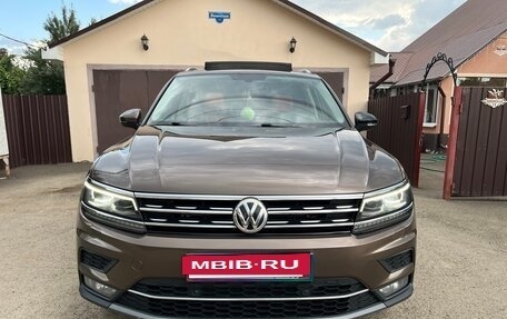 Volkswagen Tiguan II, 2017 год, 2 680 000 рублей, 2 фотография