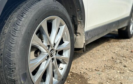 Toyota RAV4, 2018 год, 2 800 000 рублей, 2 фотография
