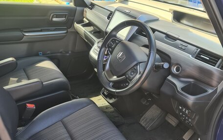 Honda Freed II, 2017 год, 1 700 000 рублей, 14 фотография