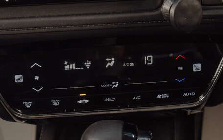 Honda Vezel, 2019 год, 1 999 000 рублей, 39 фотография