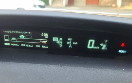 Toyota Prius, 2012 год, 1 050 000 рублей, 8 фотография