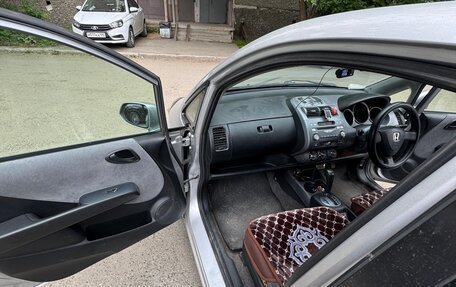 Honda Fit III, 2003 год, 390 000 рублей, 2 фотография