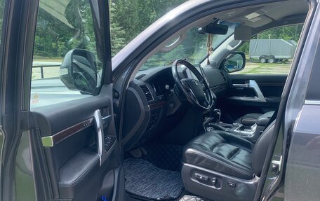 Toyota Land Cruiser 200, 2016 год, 6 350 000 рублей, 3 фотография