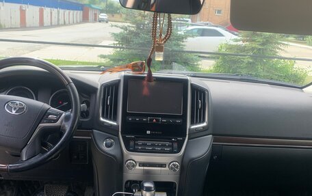 Toyota Land Cruiser 200, 2016 год, 6 350 000 рублей, 2 фотография