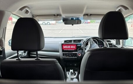 Honda Fit III, 2018 год, 1 350 000 рублей, 12 фотография